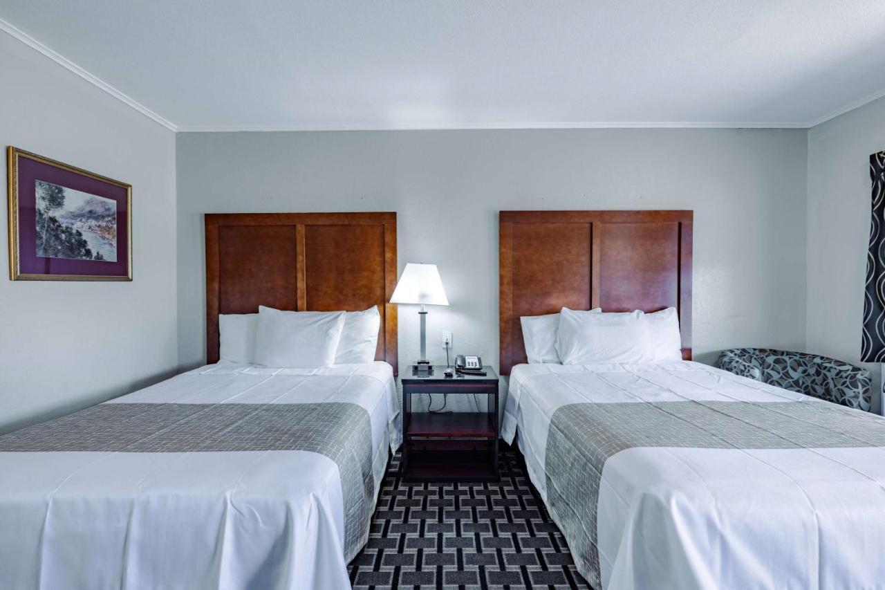 Travelodge By Wyndham Jackson I-40 Exit 82 Eksteriør billede